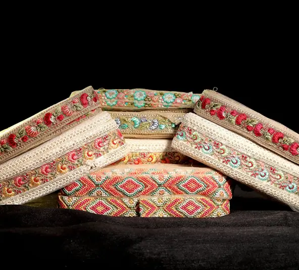 Parsi Laces
